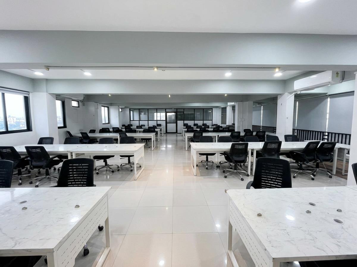 SVEO Patan open-plan office with 150+ workstation seating